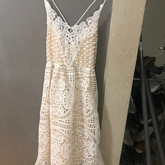 White Crochet Lace Floral Strap Dress ( S ) - Picture 9 of 11